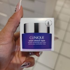 SMART wrinkle correcting eye cream